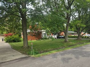 21452 Hampton St, Clinton Township, MI 48036