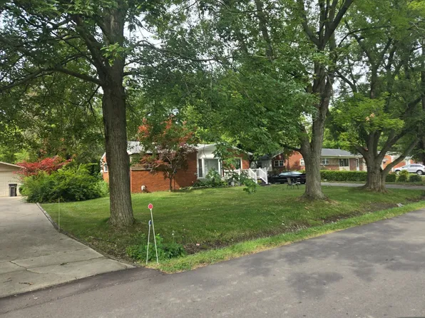 21452 Hampton St, Clinton Township, MI 48036