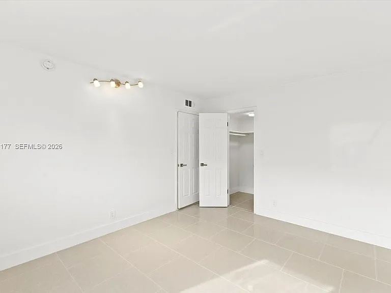 319 NE 14th Ave #201 — Photo 16