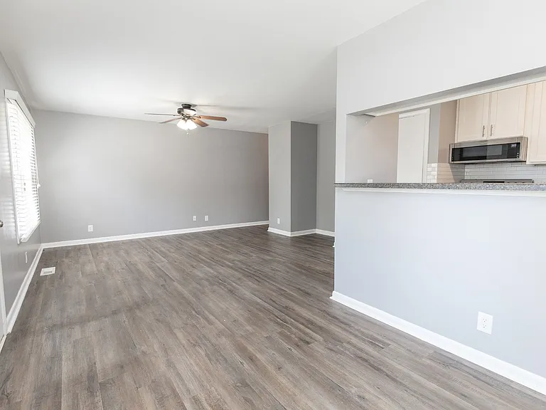 857 Heritage Cir — Photo 9