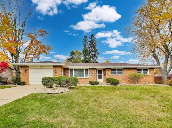 1405 Manley Ct, Saint Joseph, MI 49085