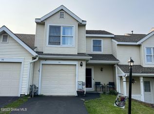 14 Sandra Ln, Rensselaer, NY 12144