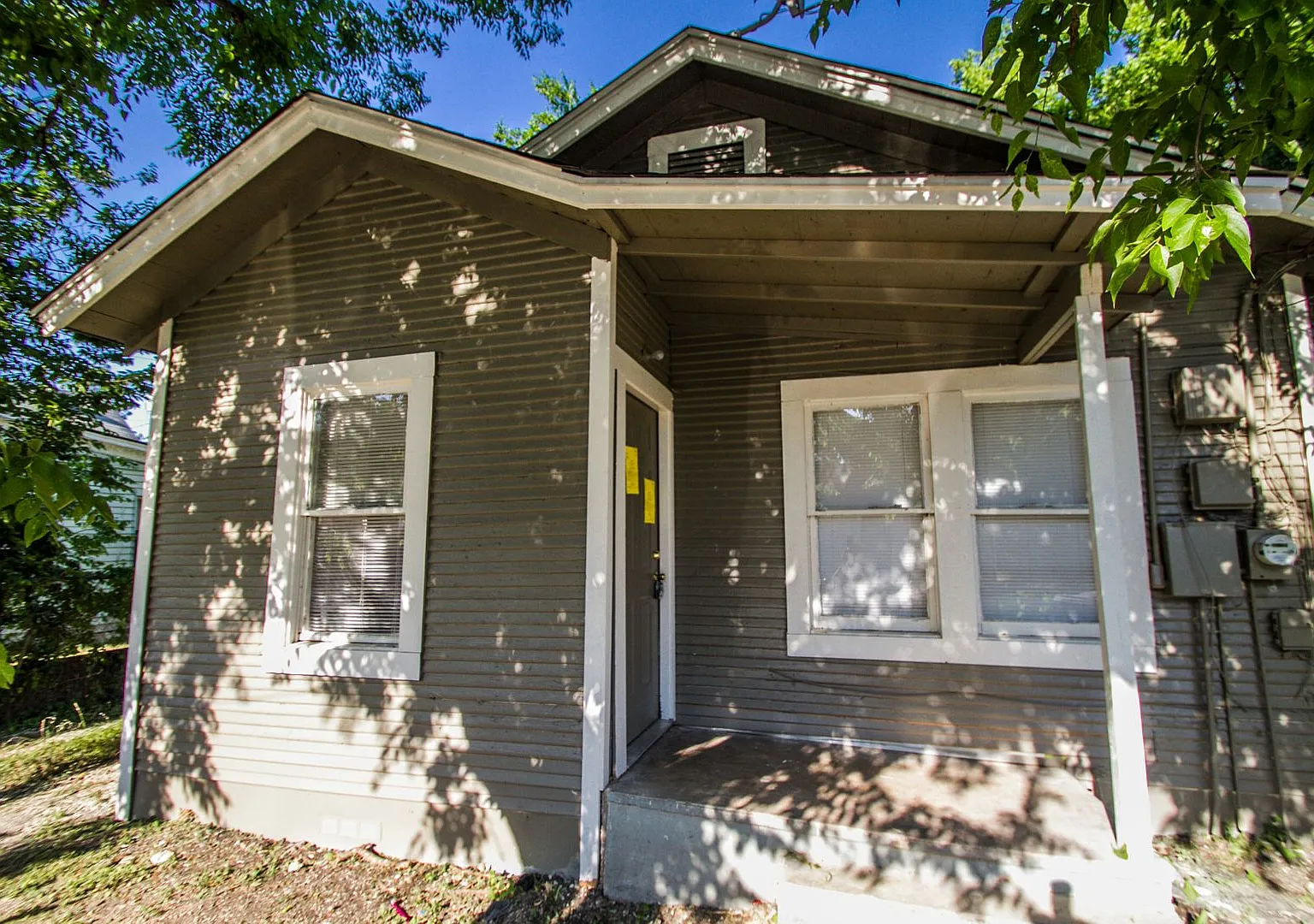 Amazing Home Near Downtown — Photo 1