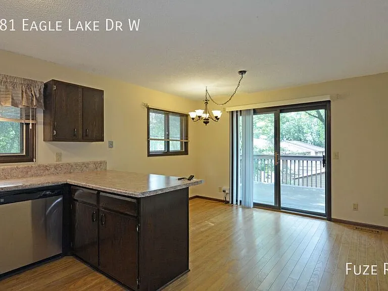481 W Eagle Lake Dr — Photo 7