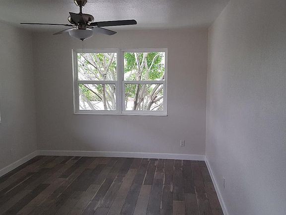 3rd image of 173 E Davis Blvd