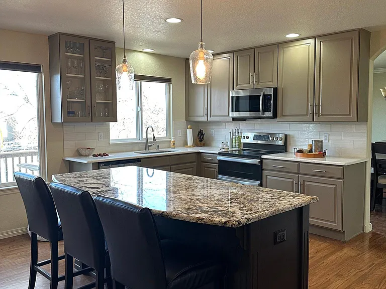 4772 Valley Oak Dr — Photo 6