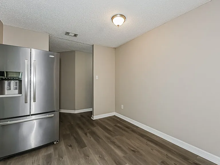 621 Hollyberry Dr — Photo 6