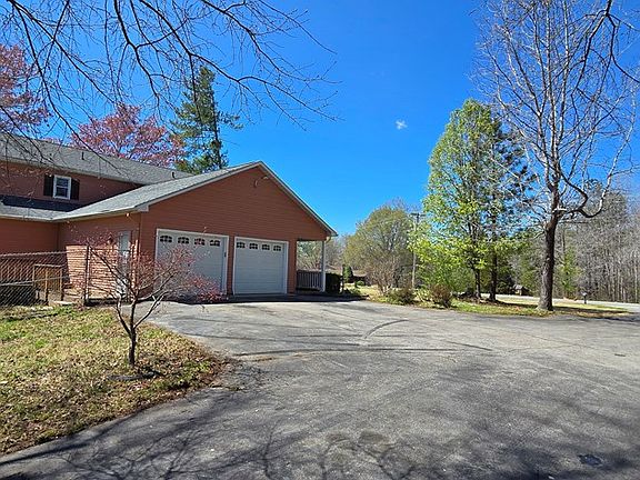 5th image of 517 Robertson Ln