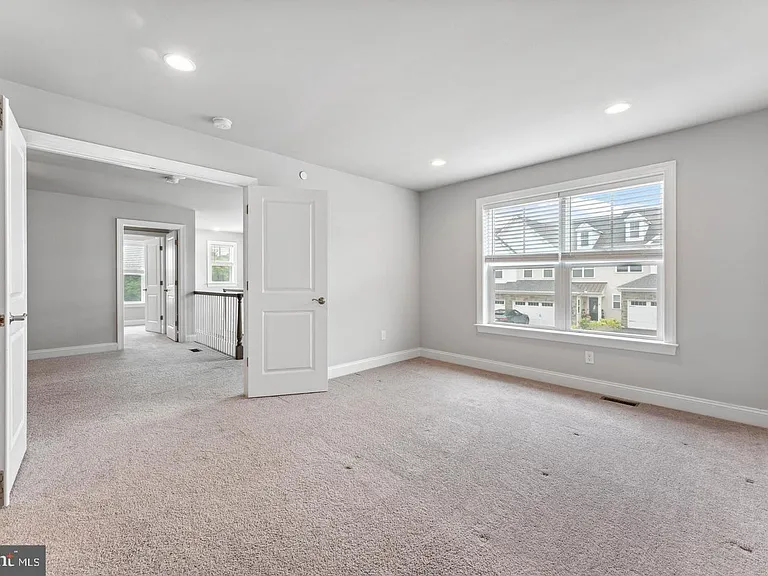 38 Lacey Ln — Photo 27