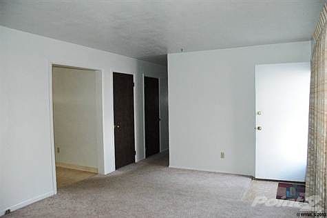 2nd image of 315 Kinnikinnick Dr