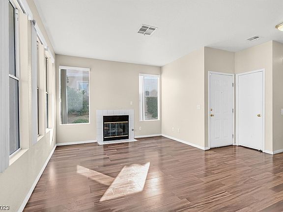 2nd image of 251 S Green Valley Pkwy Unit 5414