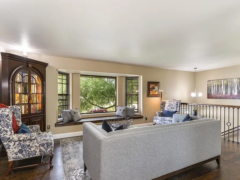 2025 Sheffield Ct — Photo 6