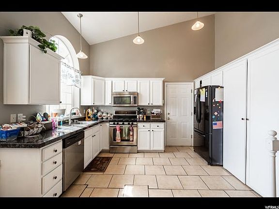 4th image of 80 E Heron Ct #216
