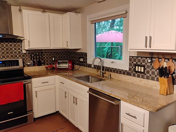 3rd image of 9 Packard Rd