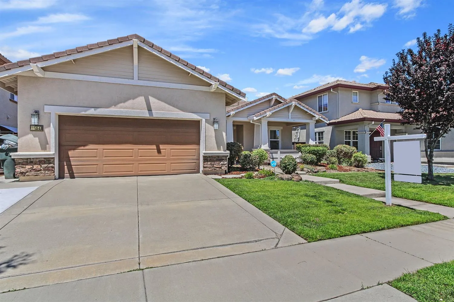 1684 Flora Way photo 1