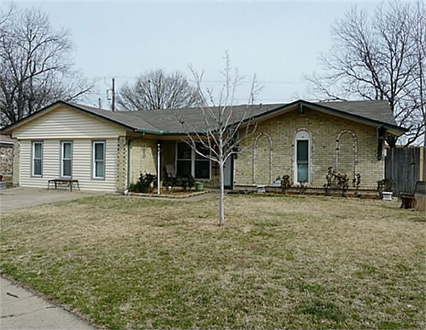 1st image of 3905 Hillsdale Ln