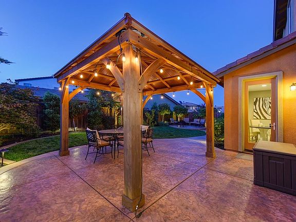 3rd image of 6452 Sonora Pass Way
