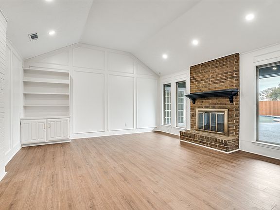 4th image of 2814 Miller Rd