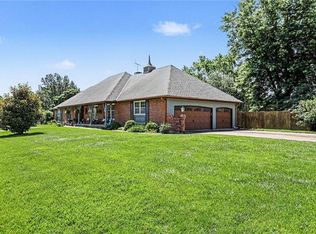 2103 Continental Ave, Harrisonville, MO 64701