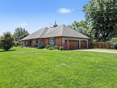 2103 Continental Ave, Harrisonville, MO, 64701