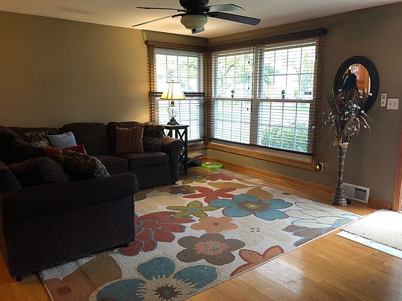 3rd image of 754 Grant Ave