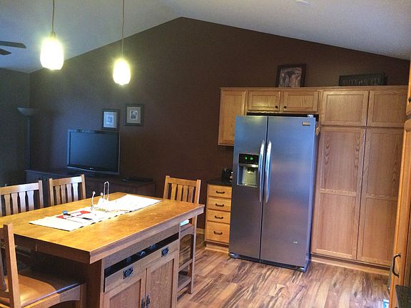 4th image of 1033 Sunrise Ln