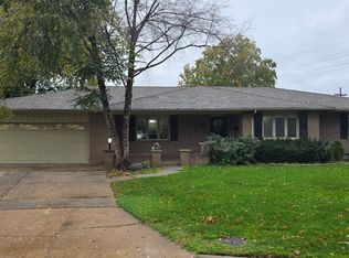 806 Virginia Ct, Hutchinson, KS 67502