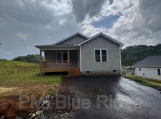 200 Quinn Hill Ln, Mars Hill, NC 28754