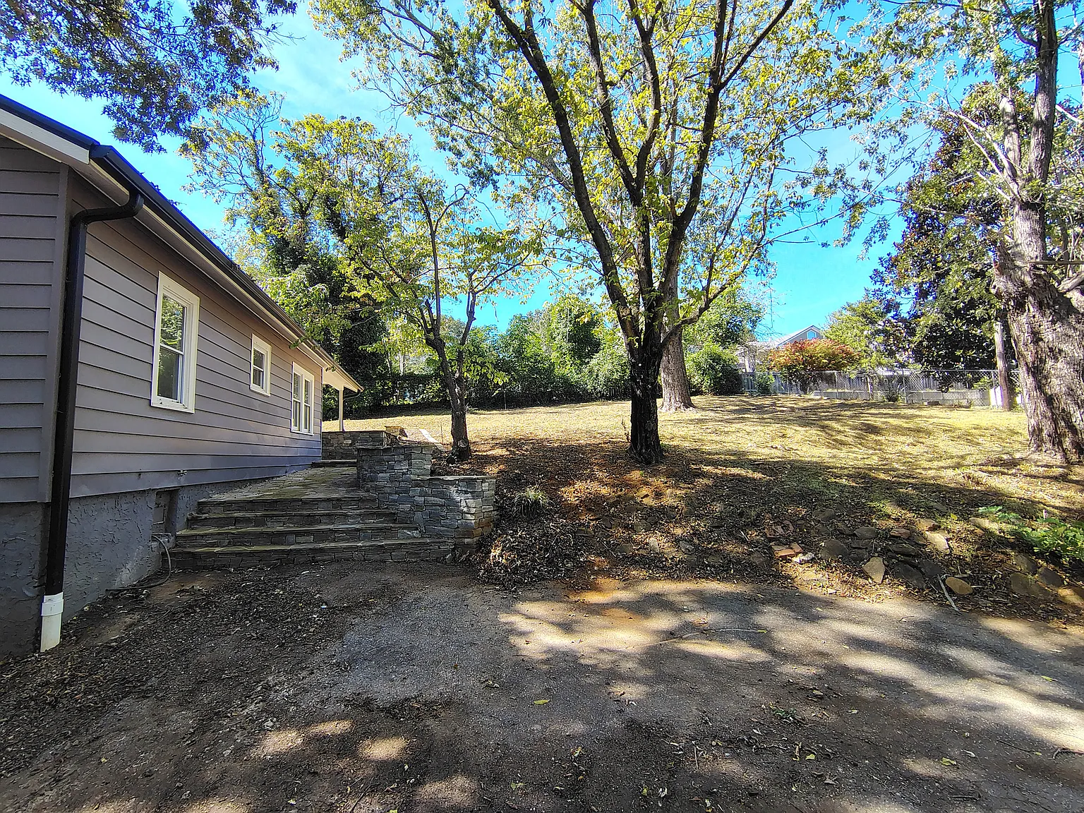 3 bed, 1250 sqft, $2,250 — Photo 2