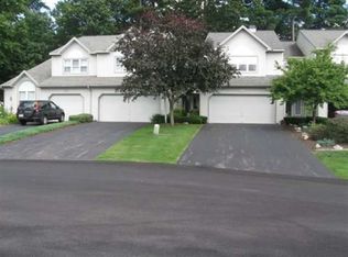 30 Pine Rdg, Saratoga Springs, NY 12866