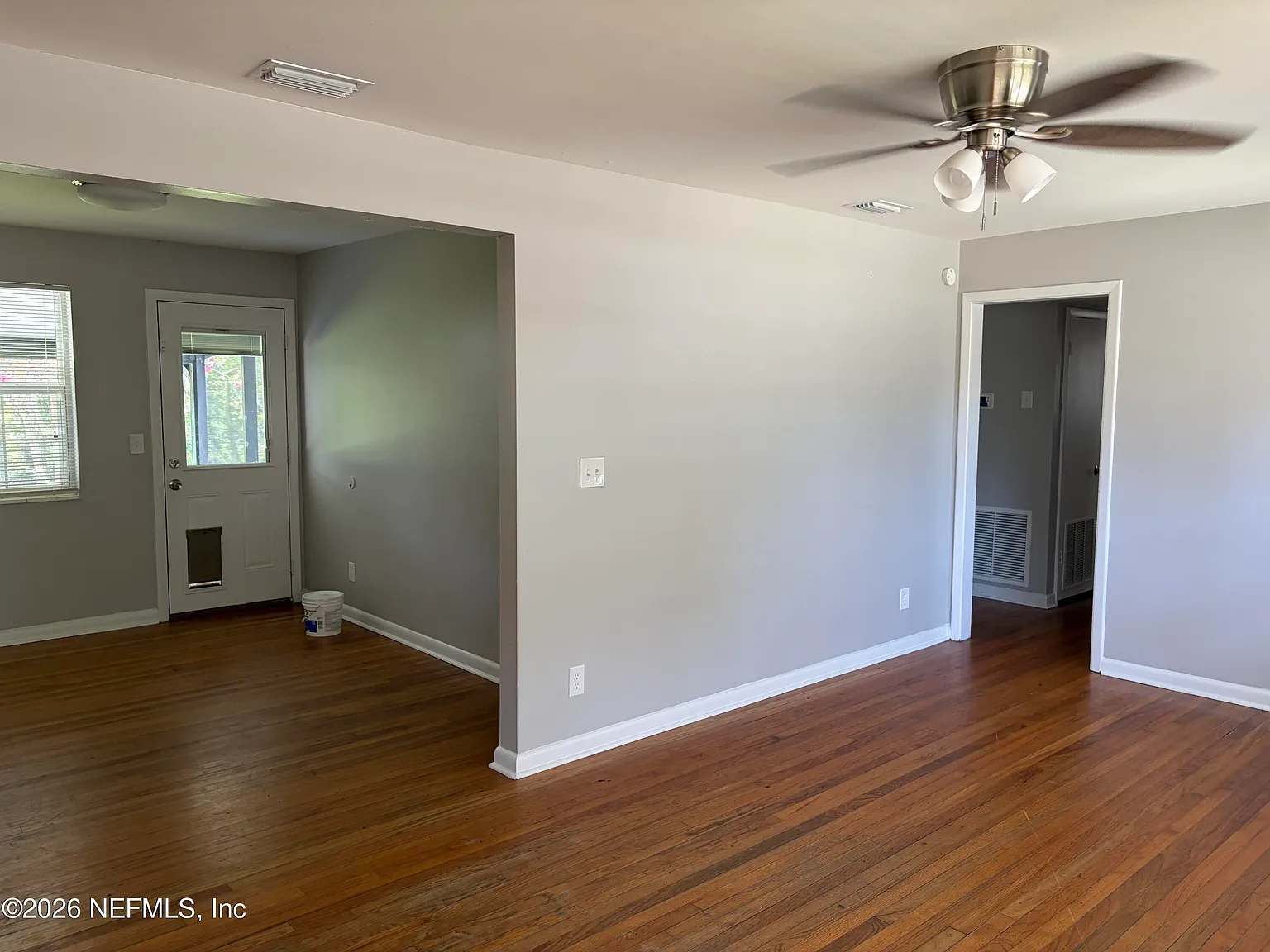 3 bed, 2.0 bath, 1200 sqft, $1,800 — Photo 3