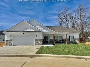 213 Steve Cir, Hurricane, WV 25526