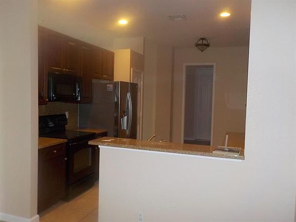 3rd image of 2910 SW Cedar Dunes Dr