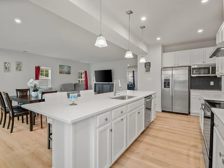 14212 Botsford Ave — Photo 18
