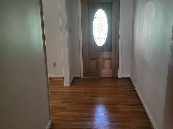 4th image of 9304 Grandfield Ln SE