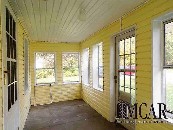 2nd image of 6881 Highwarden St