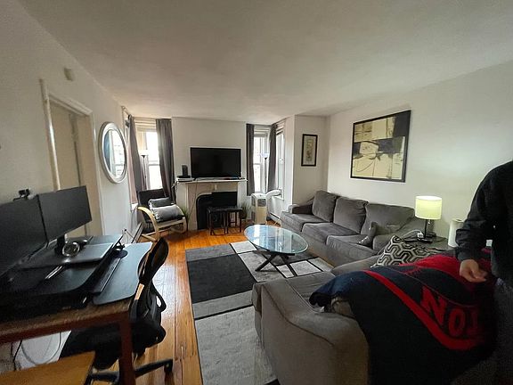 4th image of 301 Marlborough St APT 10