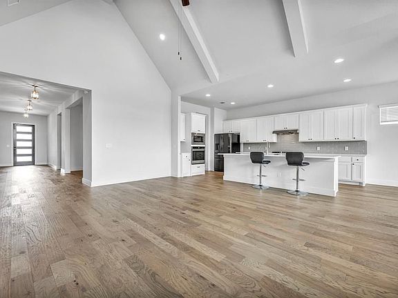 4th image of 151 Rose Heath Ln