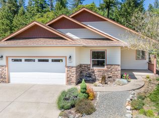 337 Cedar Rdg, Cave Junction, OR 97523