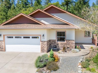 337 Cedar Ridge Dr, Cave Junction, OR, 97523
