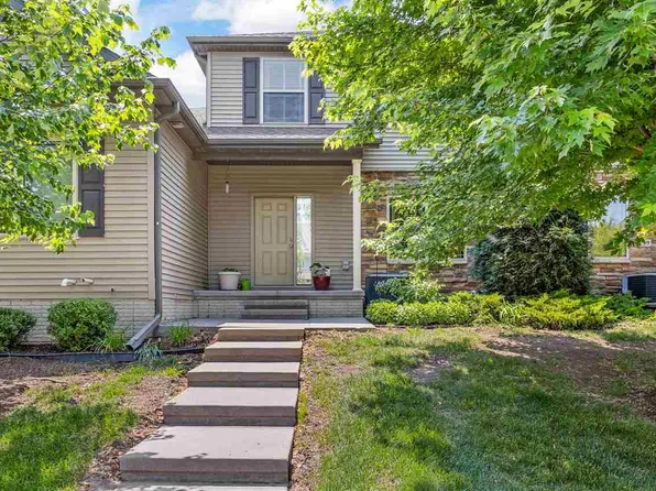 725 Arch Rock Rd, Iowa City, IA 52245