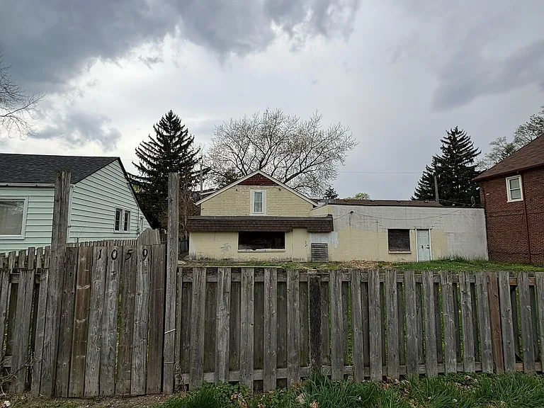 1059 Felix Ave #1 — Photo 16