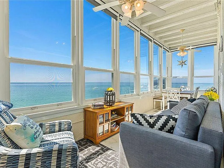 7000 Beach Plz — Photo 3