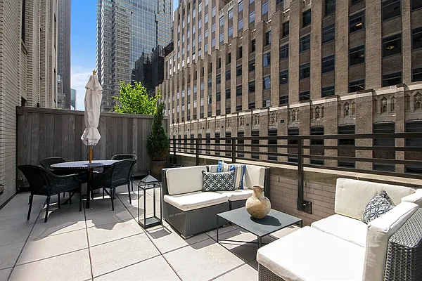 Sold by Corcoran | media 23