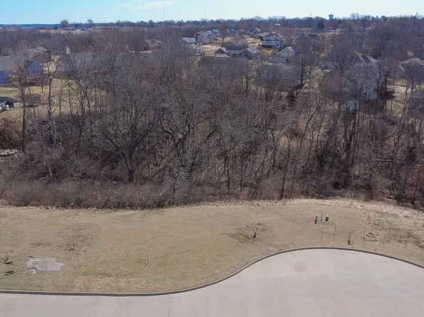 1409 Deer Run Dr, Knoxville, IA 50138