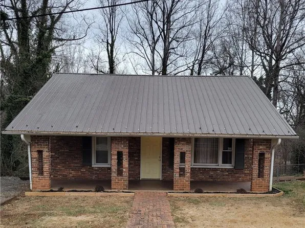 670 Elk Spur St, Elkin, NC 28621