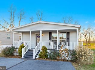 198 Amber Cir, New Holland, PA 17557