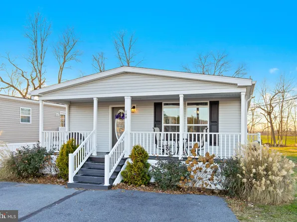 198 Amber Cir, New Holland, PA 17557