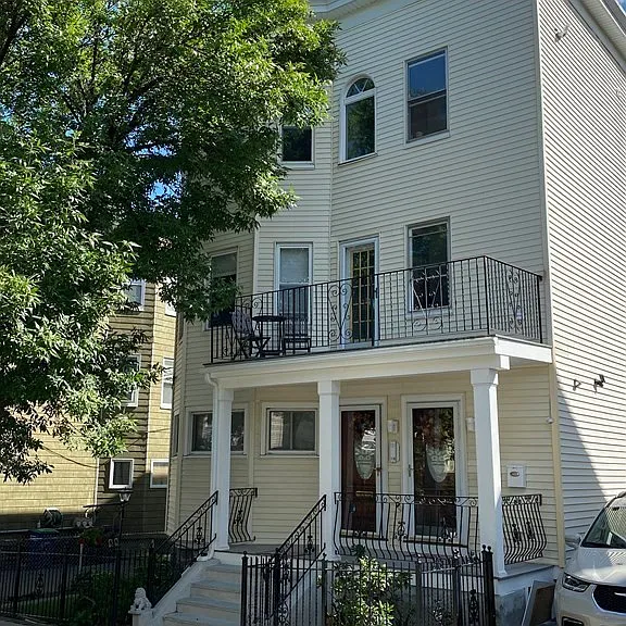 159 Walnut St #2 — Photo 1