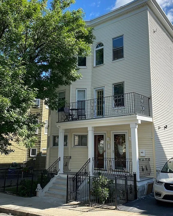 159 Walnut St #2